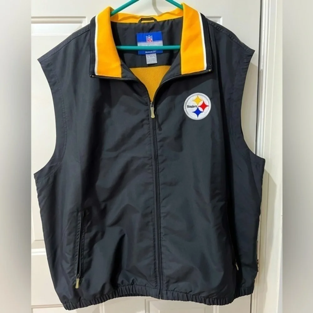 Men’s Steelers windbreaker vest. NWOT SIZE XL Reebok